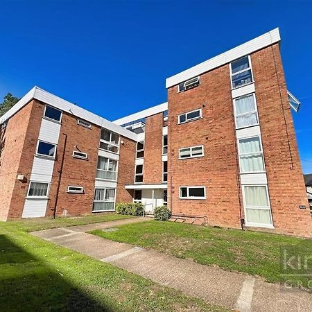 A Cosy 1 Bedroom Apartment Енфийлд Екстериор снимка