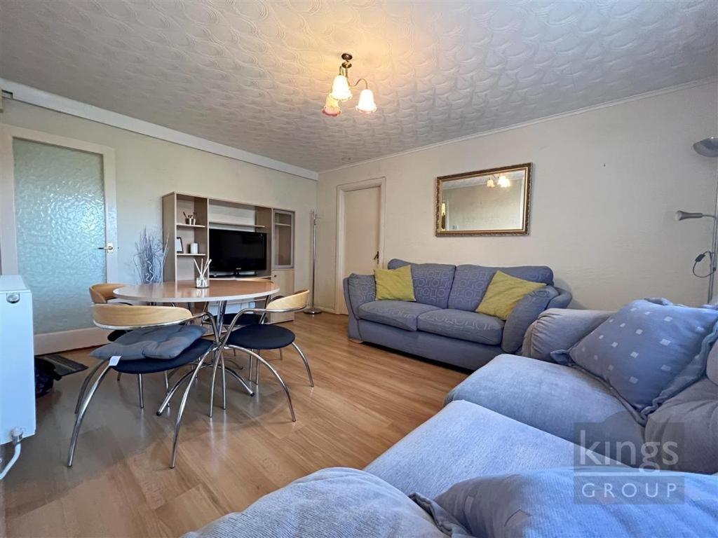 A Cosy 1 Bedroom Apartment Енфийлд Екстериор снимка