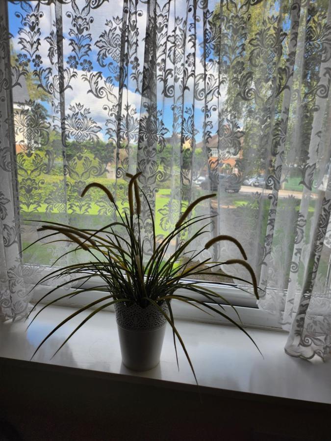 A Cosy 1 Bedroom Apartment Енфийлд Екстериор снимка