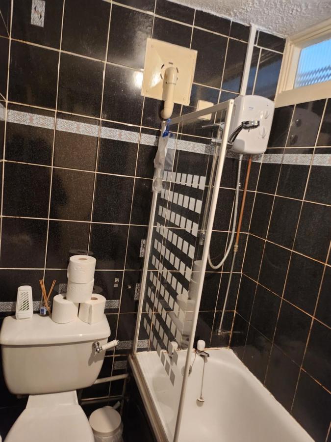 A Cosy 1 Bedroom Apartment Енфийлд Екстериор снимка